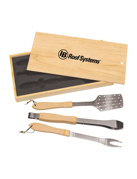 Wood BBQ Gift Set w/IB Roof Systems Logo